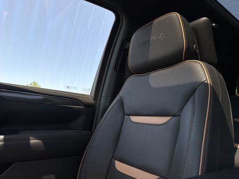 Used 2023 GMC Yukon XL AT4 w/ AT4 Premium Package AWD/4WD image 48