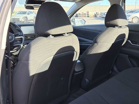 Certified 2022 Hyundai Elantra SEL image 18