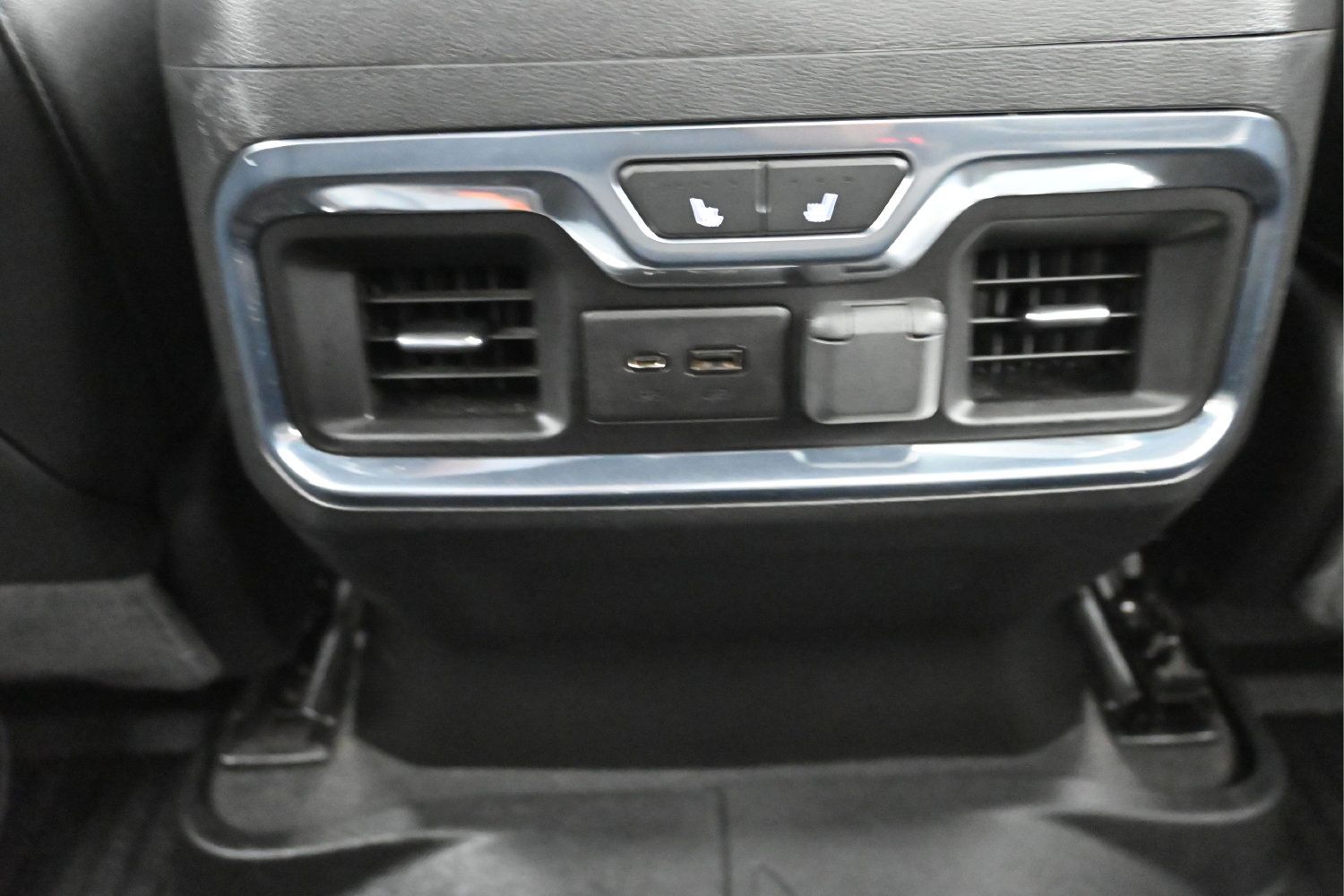 Used 2020 GMC Sierra 2500 AT4 w/ AT4 Premium Package AWD/4WD image 24