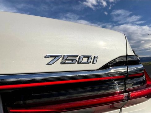 Used 2020 BMW 750i xDrive w/ Cold Weather Package image 24