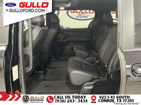 Used 2024 Toyota Sienna XLE Woodland Edition AWD/4WD image 15