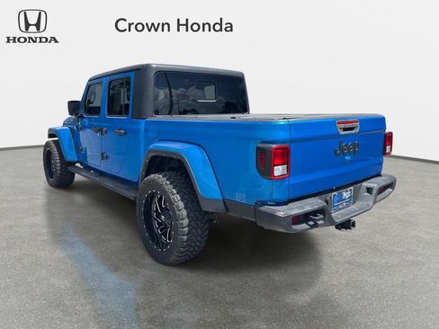 Used 2022 Jeep Gladiator Sport AWD/4WD image 3
