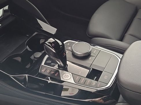 Certified 2025 BMW X4 xDrive30i w/ Premium Package image 22