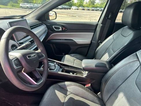Used 2023 Jeep Compass Limited AWD/4WD image 10