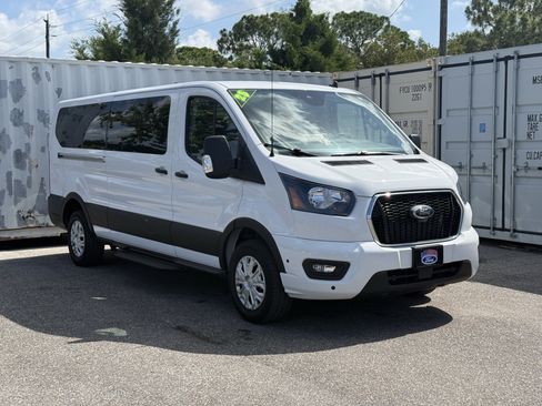 Used 2025 Ford Transit 350 XLT RWD image 3