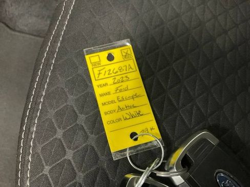 Used 2023 Ford Escape Active w/ Tech Pack #2 AWD/4WD image 17