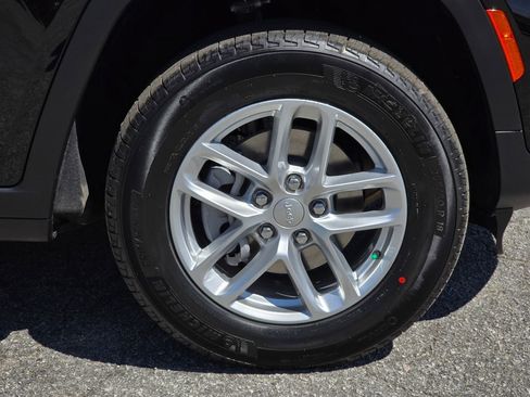 New 2026 Jeep Grand Cherokee Laredo X AWD/4WD image 13