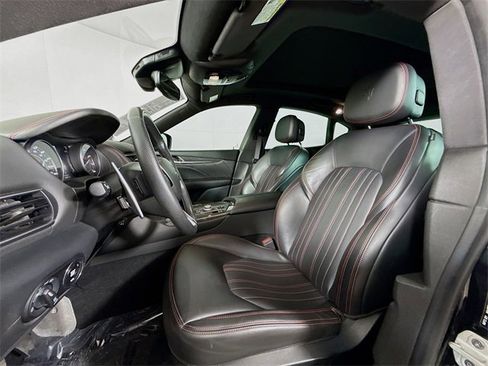 Used 2023 Maserati Levante GT image 11