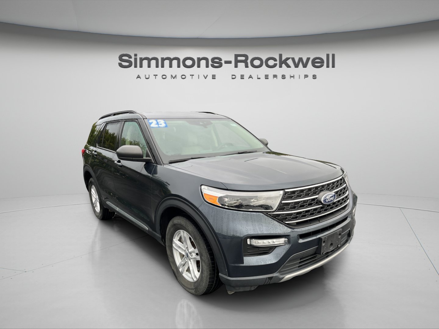 Used 2023 Ford Explorer XLT w/ Equipment Group 202A AWD/4WD image 7