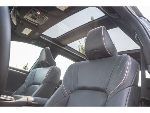 Used 2025 Toyota Crown Platinum AWD/4WD image 16