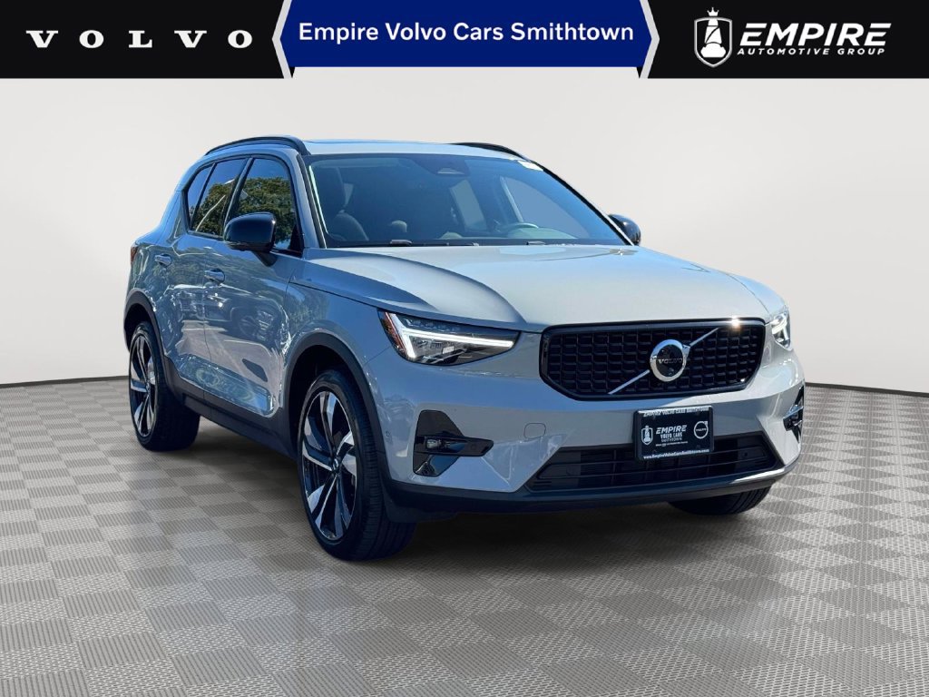 Used 2026 Volvo XC40 B5 Ultra w/ Climate Package AWD/4WD image 1