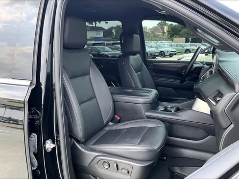 Used 2024 Chevrolet Tahoe LT w/ Luxury Package RWD image 9