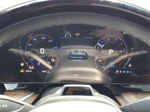 New 2026 Chevrolet Suburban High Country AWD/4WD image 10