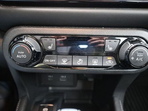 Used 2023 Nissan Kicks SR w/ SR Premium Package image 29