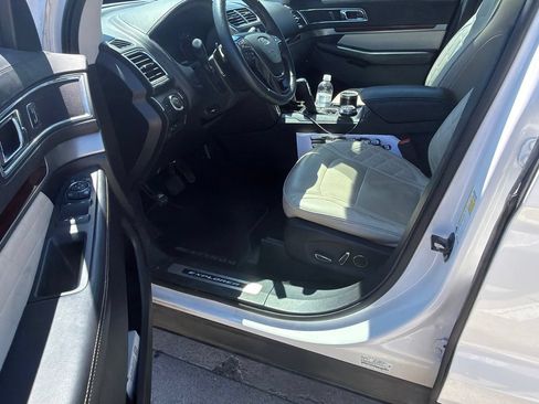 Used 2018 Ford Explorer Platinum AWD/4WD image 9