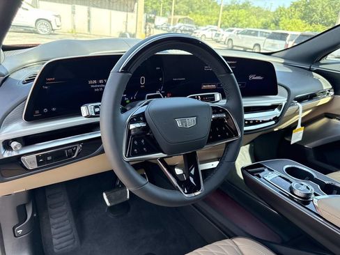 New 2026 Cadillac Lyriq Signature Luxury w/ Nappa Leather Package AWD/4WD image 33