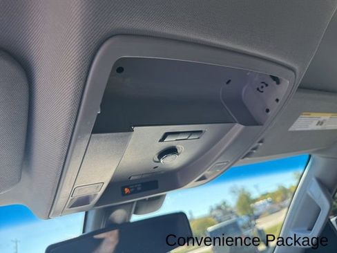 Used 2017 GMC Yukon SLE image 15