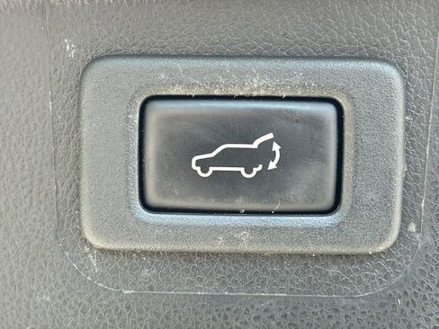 Used 2018 Subaru Outback 3.6R Limited w/ Popular Package #2 AWD/4WD image 16