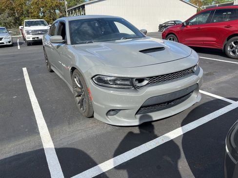 Used 2019 Dodge Charger Scat Pack w/ Dynamics Package image 4