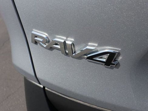 Used 2025 Toyota RAV4 XLE FWD image 7