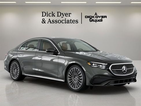 Used 2025 Mercedes-Benz E 350 Sedan image 37