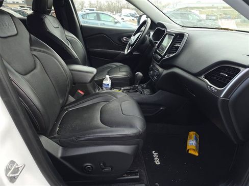 Used 2019 Jeep Cherokee Limited w/ Luxury Group AWD/4WD image 11