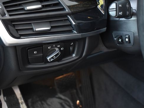 Used 2018 BMW X5 xDrive50i w/ M Sport Package image 26