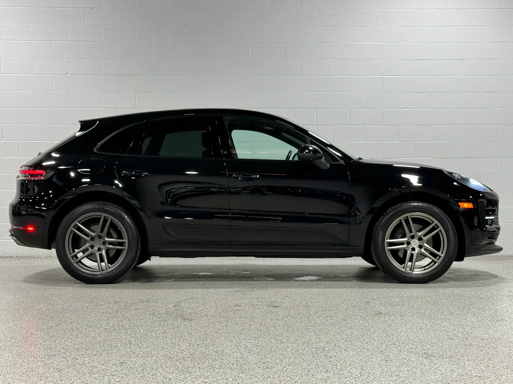 Used 2020 Porsche Macan AWD/4WD image 5