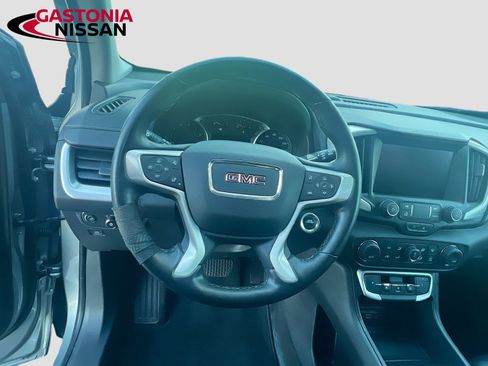 Used 2024 GMC Terrain SLT image 14