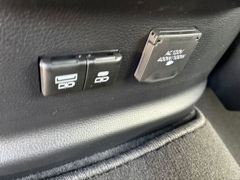 New 2026 Toyota Tundra Limited AWD/4WD image 47