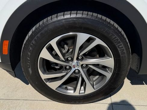 Used 2022 Buick Envision Essence w/ Safety Package FWD image 10