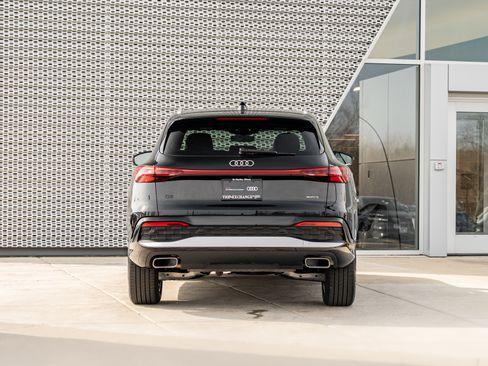Certified 2025 Audi Q5 Premium w/ Convenience Package image 28