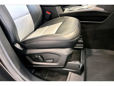 Used 2024 Ford Explorer XLT w/ Equipment Group 202A AWD/4WD image 45