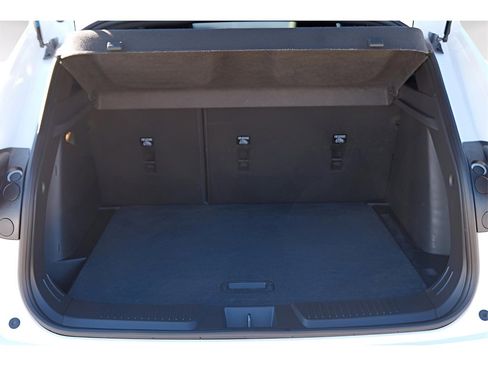 Certified 2025 Chevrolet Trax RS w/ Sunroof Package image 28