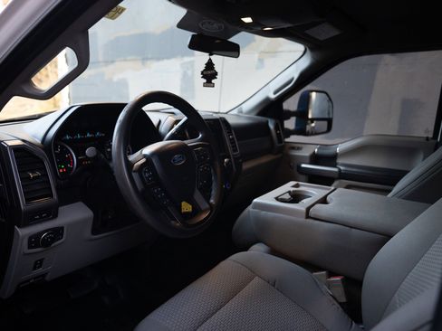 Used 2019 Ford F250 XLT w/ XLT Value Package image 11