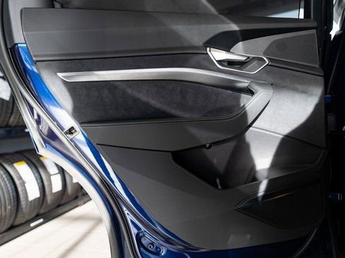 Used 2022 Audi e-tron S Prestige image 12