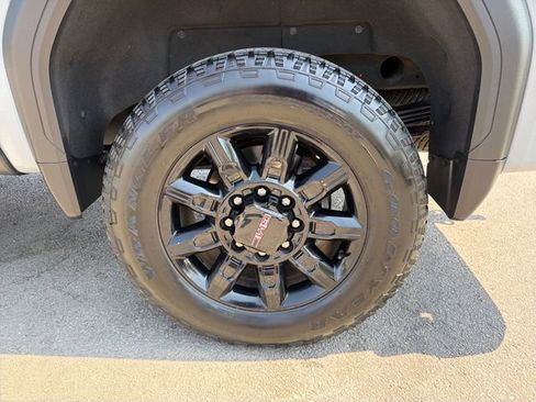 Used 2024 GMC Sierra 2500 AT4 w/ Technology Package AWD/4WD image 31