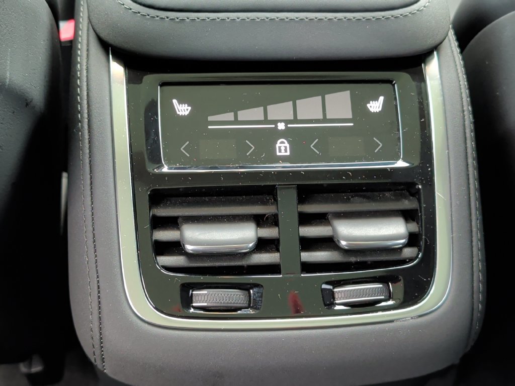 Used 2026 Volvo XC90 B6 Plus AWD/4WD image 32