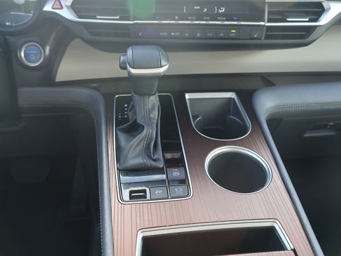 Used 2024 Toyota Sienna XLE image 17