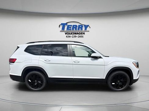 New 2026 Volkswagen Atlas SE AWD/4WD image 2