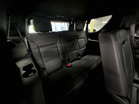 Used 2021 Chevrolet Tahoe Z71 w/ Luxury Package AWD/4WD image 30