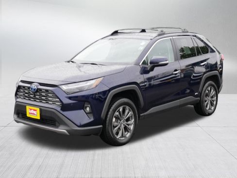 Used 2022 Toyota RAV4 Limited AWD/4WD image 3