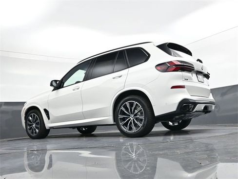New 2026 BMW X5 M60i w/ Executive Package image 29