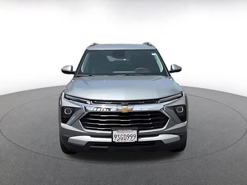 Used 2025 Chevrolet TrailBlazer LT FWD image 4