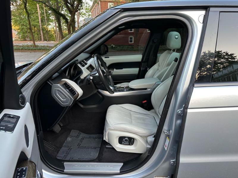 Used 2016 Land Rover Range Rover Sport HSE AWD/4WD image 25