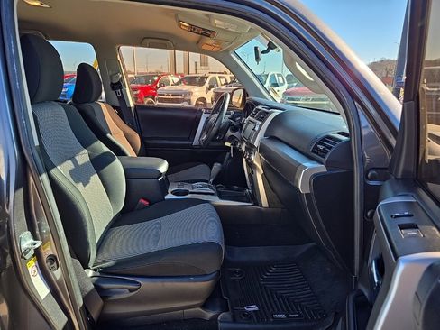 Used 2017 Toyota 4Runner SR5 image 22