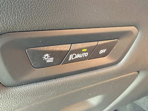 Used 2024 BMW X5 xDrive40i w/ M Sport Package image 26