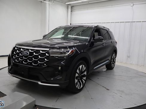 Certified 2025 Ford Explorer Platinum w/ LUX Leather Package image 10