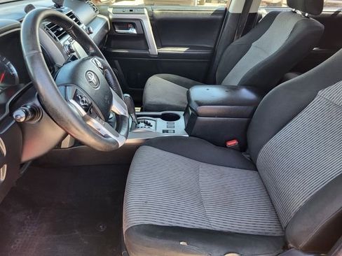 Used 2018 Toyota 4Runner SR5 AWD/4WD image 11