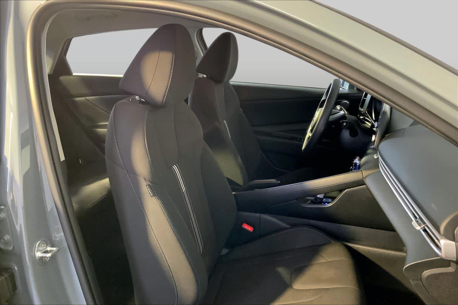 Used 2023 Hyundai Elantra SEL FWD image 8
